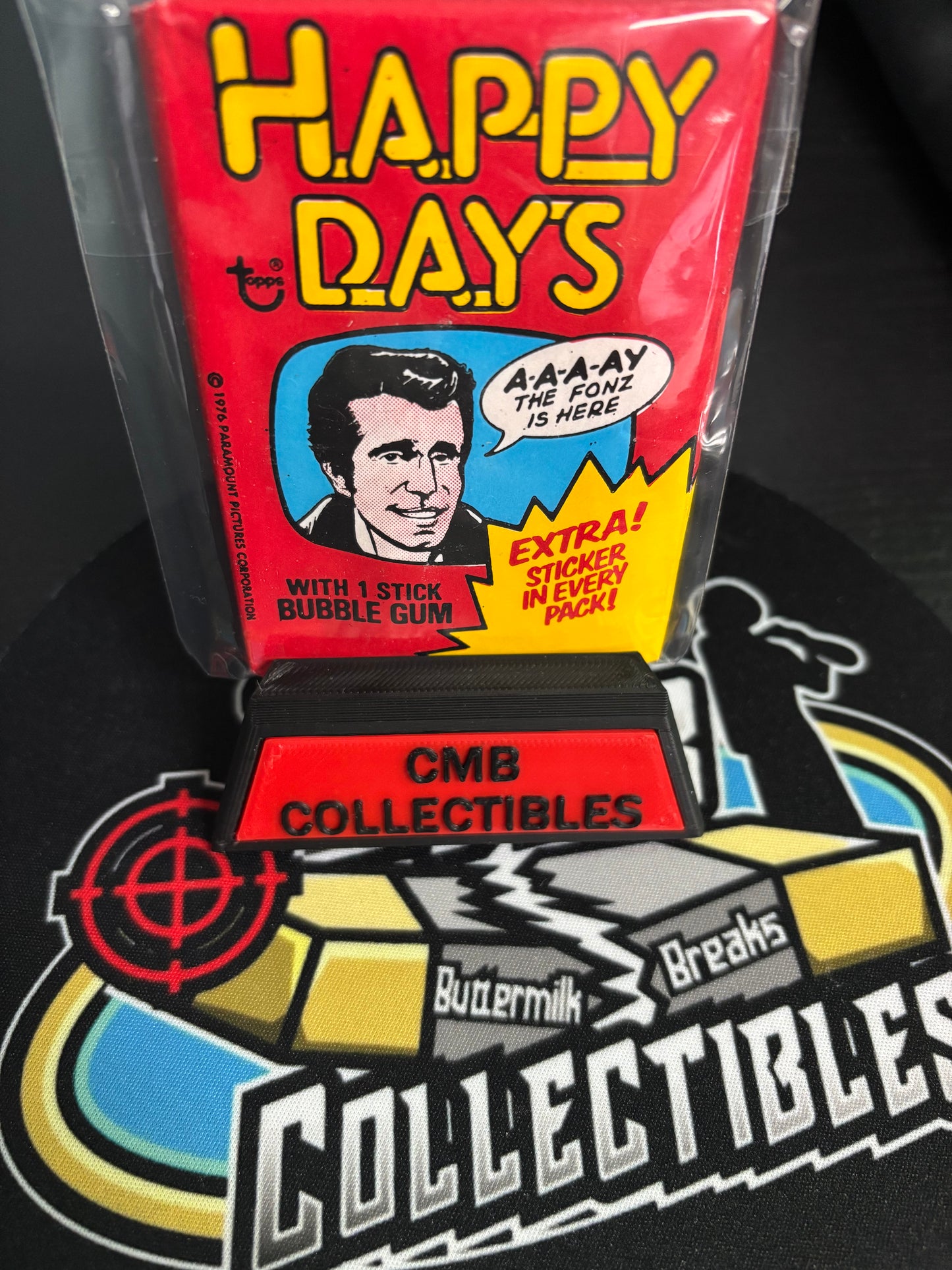 1976 Topps Topps Happy Days Sealed Wax Pack.