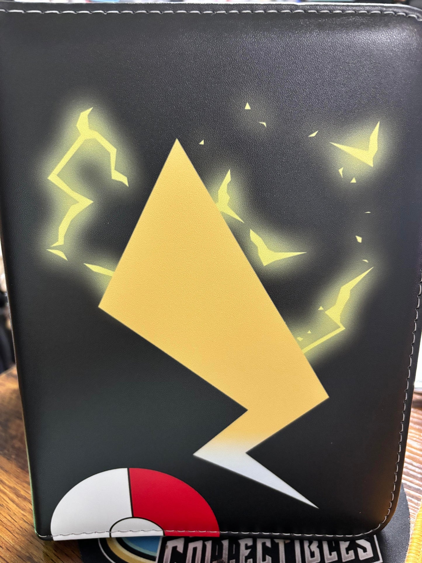 Pokemon Pokeball Lightning Card Binder. New. 4 pages, 50 removable sleeves, 400 cards! New!